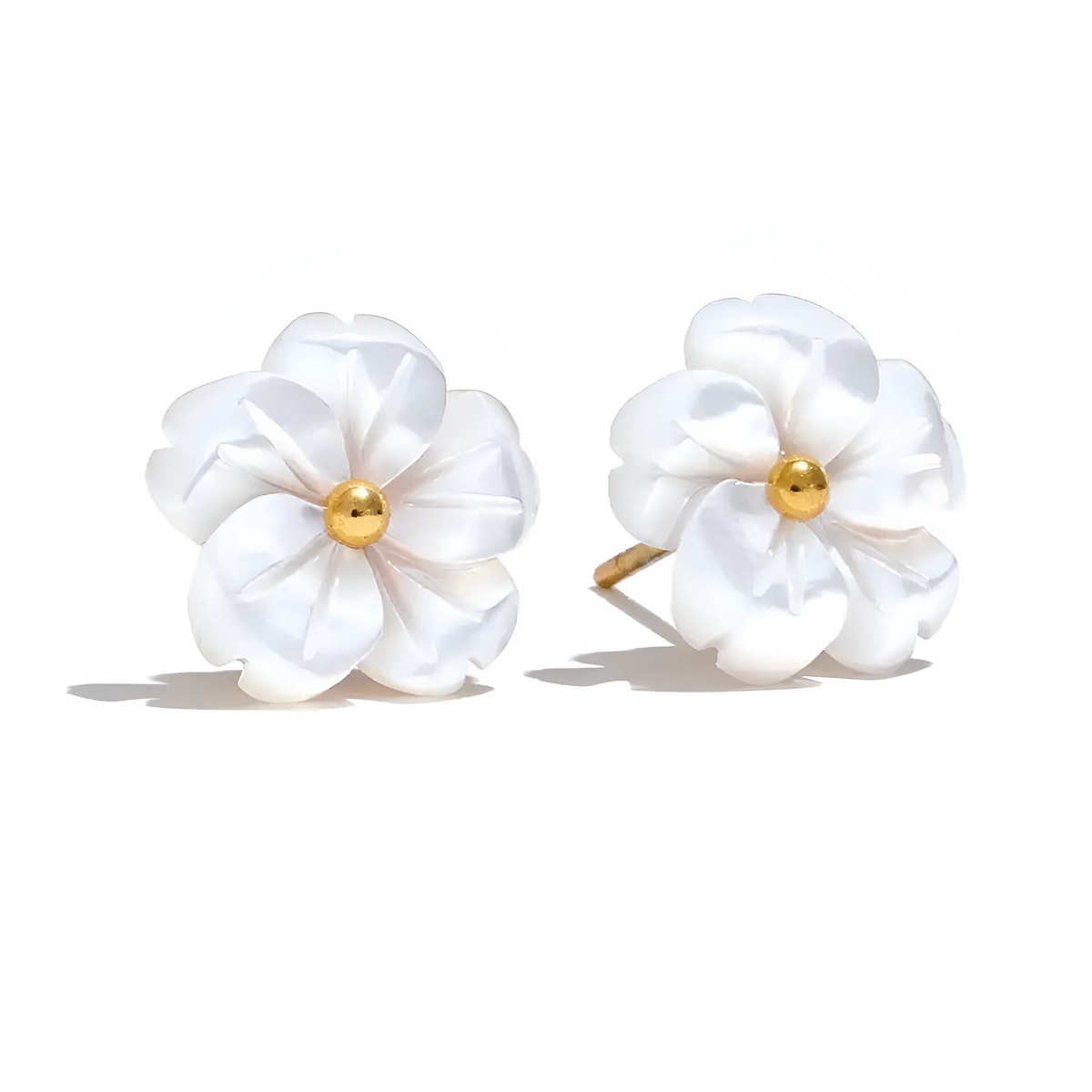 Orecchini in oro bianco 18k con farfalle in diamanti Orecchini in oro bianco 18k con farfalle in diamanti