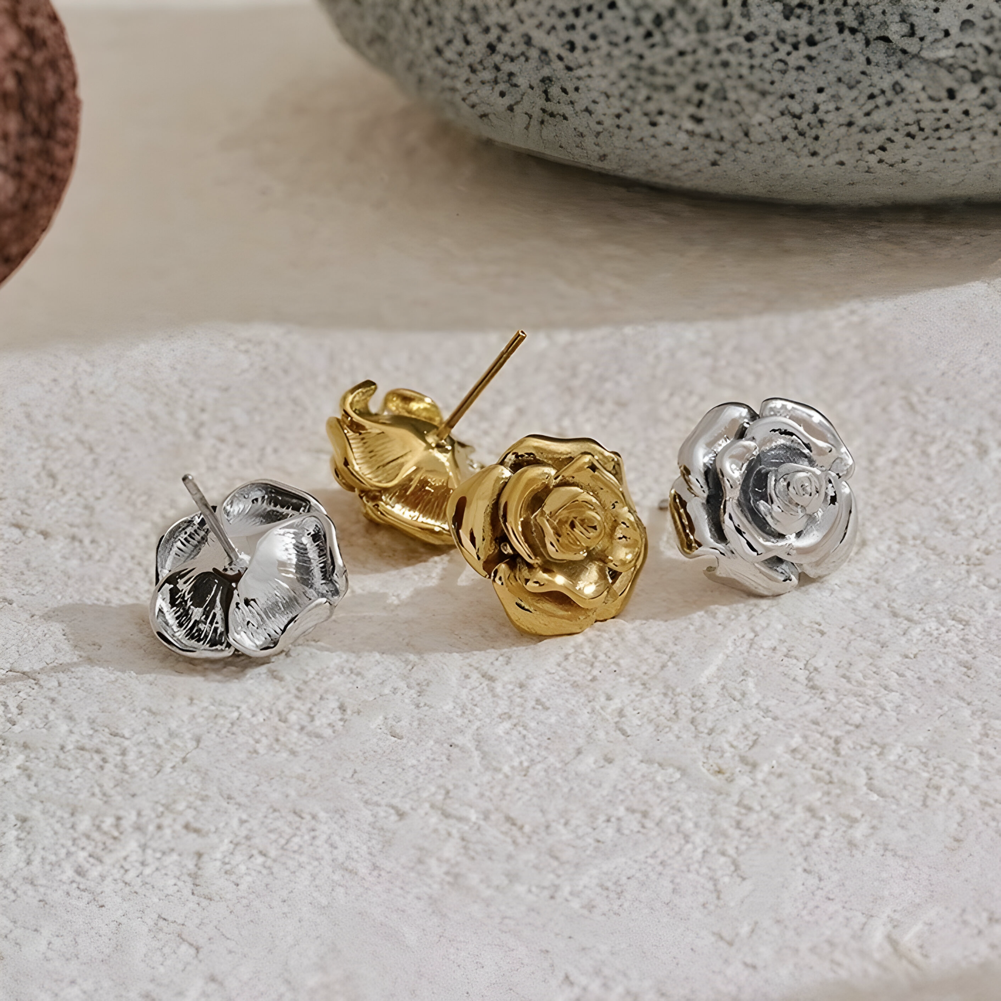 Anello prezioso in oro rosa 9kt con diamanti bianchi - Gioielleria Anello prezioso in oro rosa 9kt con diamanti bianchi - Gioielleria